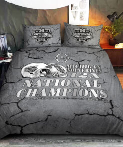Michigan Wolverines Football bedding set duvet cover pillow shams WOAHTEE0524SR