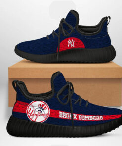 New York Yankees Custom Sneakers 010