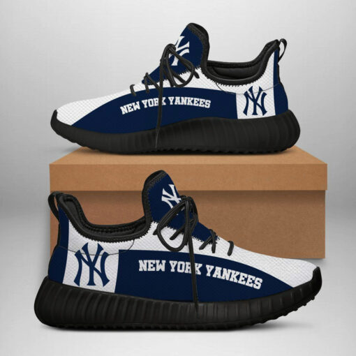 New York Yankees Custom Sneakers 03
